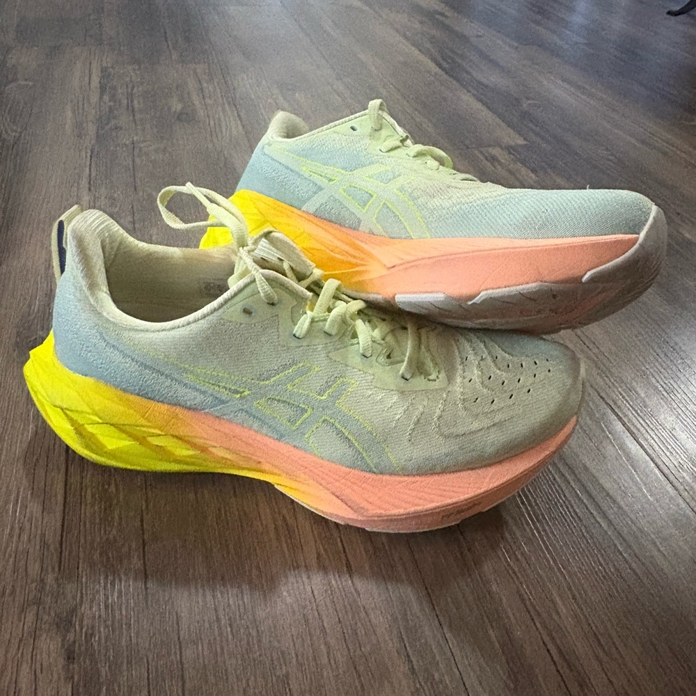 ASICS Women's NovaBlast Paris